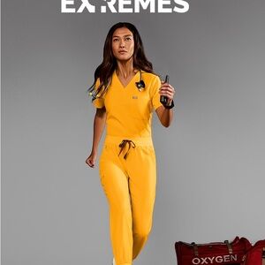 Figs Women's scrub top and joggers set